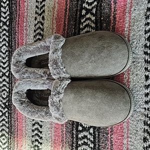 Brand New Sketchers Memory Foam Grey Slippers Womens 9 ($20 obo)